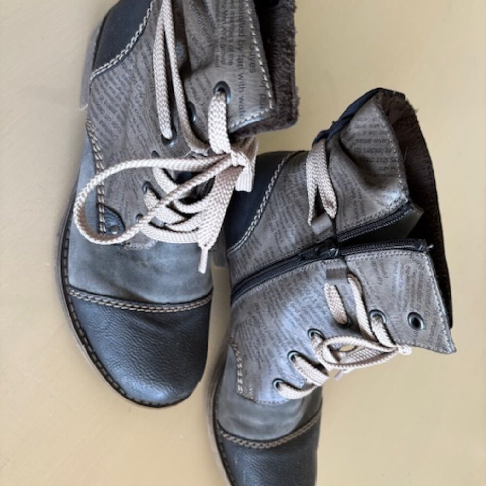Ricker bootie - size 7 - Picture 2 of 3